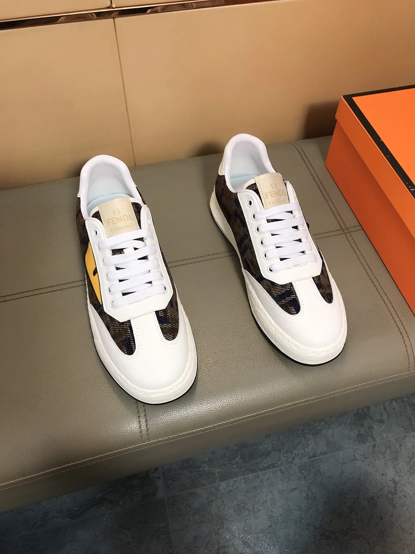 Men's Men's Shoes 230 🔆🔆👉Fendi [Fendi] Men's new low-top casual shoes are on the market🔥The shoe body is made of brand-specific printed fabric + cowhide, sheepskin foot pads, breathable and not covering the feet! Fashionable casual shoes 🙈Outsole is ultra-light, non-slip and wear-resistant👣 Standard size 38-44
